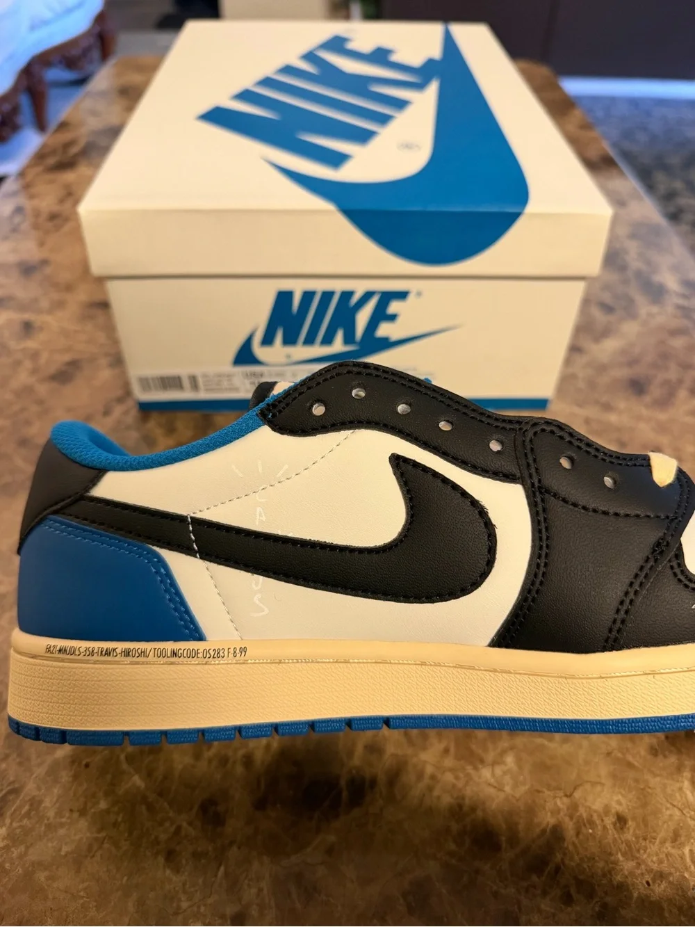 Jordan 1s Low Fragments x Travis Scott’s  DS with box and extra pink laces